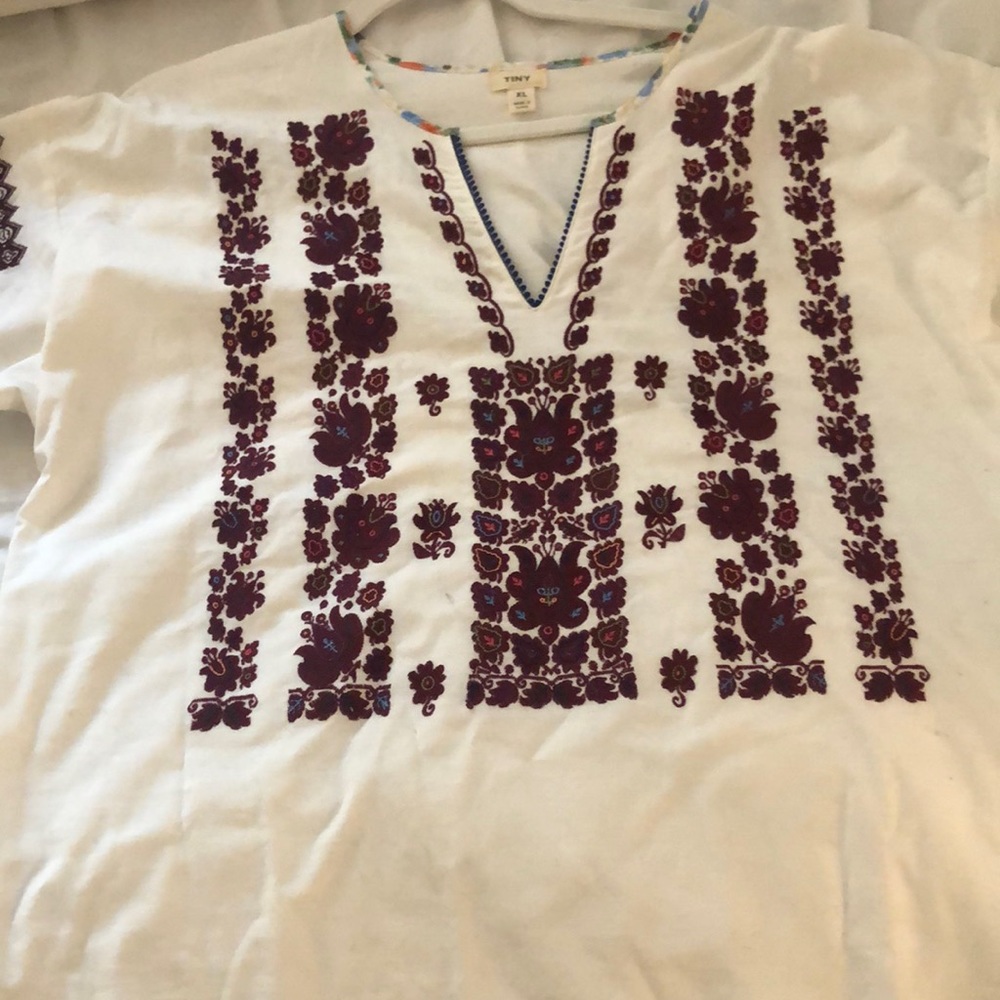 Linen embroidered shirt